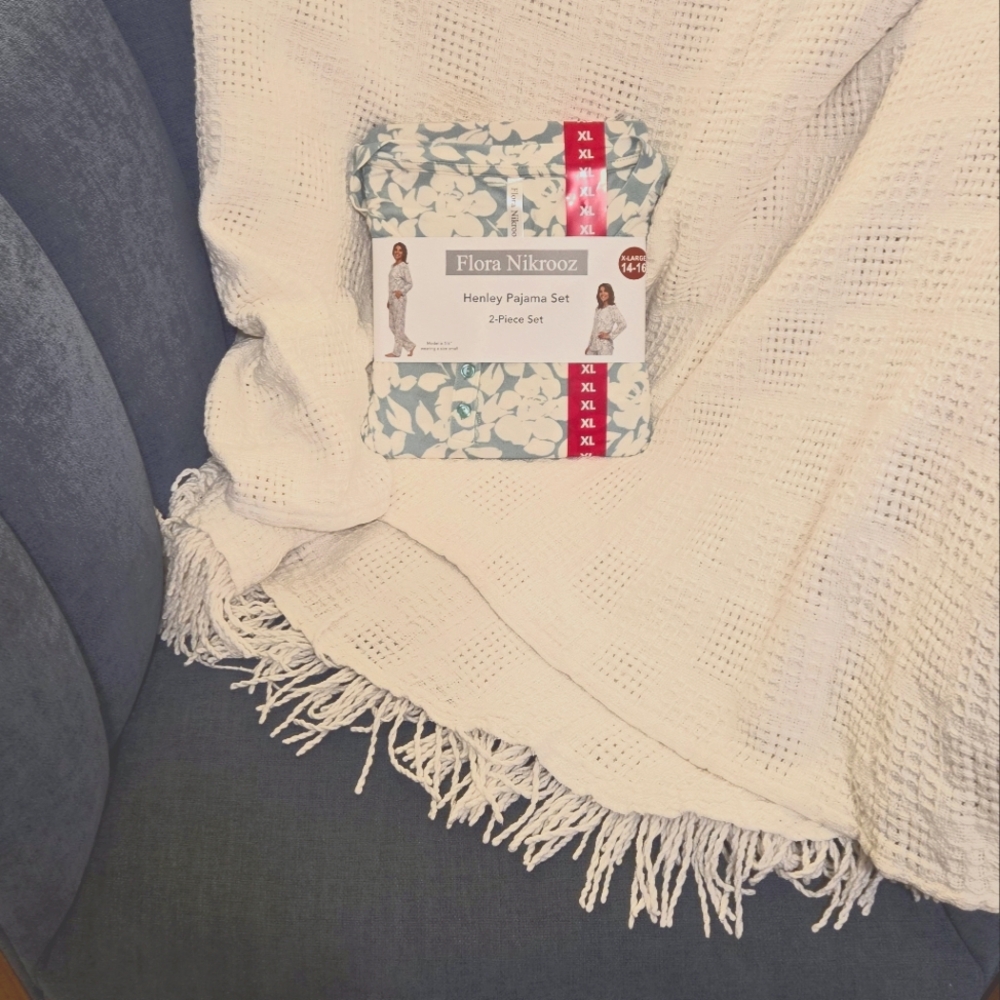 Flora Nikrooz Blue Floral Pajama Set